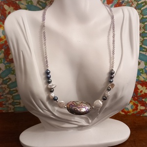 Colier cu perle de cultura, scoica abalone, cuart , Bijuterii, Coliere, Coliere de perle, , Colier handmade cu scoica abalone paua, perle de cultura brioleta, perle de cultura negre-curcubeu,..., ARTYNOS