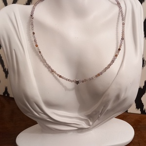 Colier choker cuart si argint, Bijuterii, Coliere, Coliere cu margele, , Colier handmade choker cuart purple ghost degrade, stea si accesorii argint.
Dimensiune 40cm, se po..., ARTYNOS