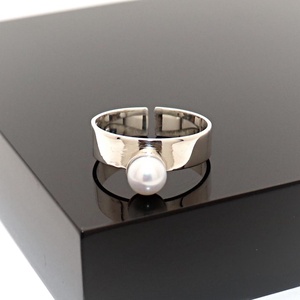 Inel de damă din argint cu perlă albă, mărimea 57 (EGY.274) - bijuterii - inele - inele statement - Artynos.ro