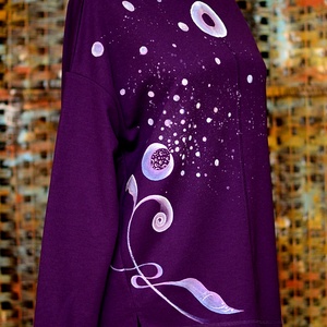 Bluza violet pictata, unicat, Îmbrăcăminte și modă, Haine damă, Bluze damă, Pictură, ARTYNOS