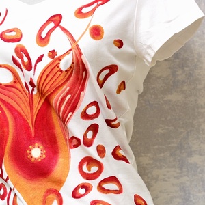 Tricou alb, pictat manual, unicat - îmbrăcăminte și modă - haine damă - tricou și top de damă - Artynos.ro