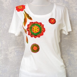 Tricou ivoire cu pictura florala, unicat, Imbracaminte si moda, Haine dama, Tricou si top de dama, Pictura, ARTYNOS
