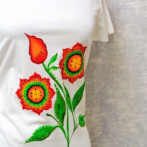 Tricou ivoire cu pictură florală, unicat - îmbrăcăminte și modă - haine damă - tricou și top de damă - Artynos.ro