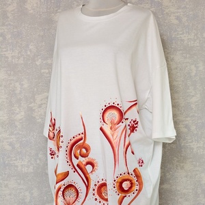 Tricou oversize cu pictură florală, unicat - îmbrăcăminte și modă - haine damă - tricou și top de damă - Artynos.ro