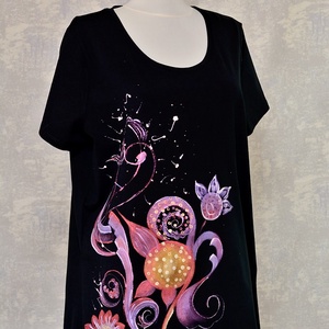Tricou negru cu pictură florală, unicat - îmbrăcăminte și modă - haine damă - tricou și top de damă - Artynos.ro