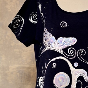  Tricou bleumarin cu pictură abstractă, unicat - îmbrăcăminte și modă - haine damă - tricou și top de damă - Artynos.ro