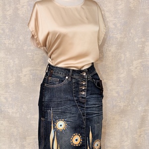 Fustă denim cu pictură florală, unicat - îmbrăcăminte și modă - haine damă - fustă damă - Artynos.ro