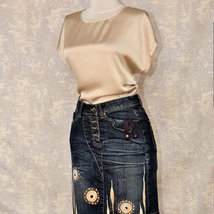 Fustă denim cu pictură florală, unicat - îmbrăcăminte și modă - haine damă - fustă damă - Artynos.ro