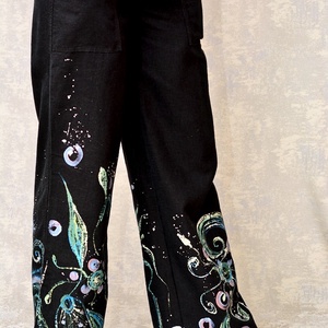Pantaloni negri cu pictură florală, unicat - îmbrăcăminte și modă - haine damă - pantaloni damă - Artynos.ro