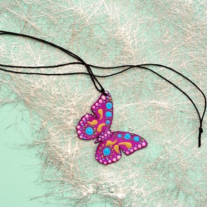 Pandantiv fluture, pictat manual, unicat - Artynos.ro