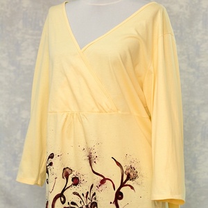 Bluză cu pictură florală, unicat - îmbrăcăminte și modă - haine damă - bluze damă - Artynos.ro