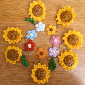 Breloc floarea - soarelui - genți și portofele - accesorii genți - breloc - Artynos.ro