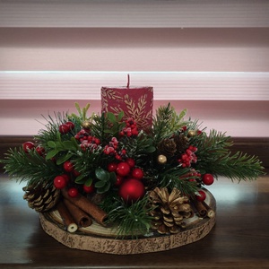 Aranjament de Crăciun cu lumânare decorativă  elegant, festiv și natural - crăciun - decorațiuni de crăciun de casă - decor pentru masă de crăciun - Artynos.ro