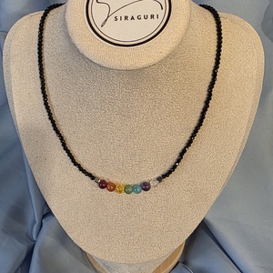 Colier din mărgele negre și cele 7 chakre - bijuterii - coliere - coliere din mărgele - Artynos.ro