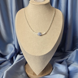 Colier din margele cu pandantiv peste - Artynos.ro