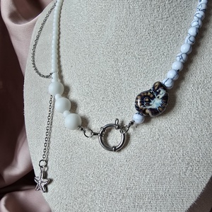 Colier sin margele albe mate - bijuterii - coliere - coliere din mărgele - Artynos.ro