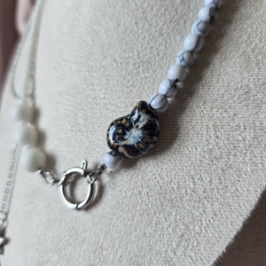 Colier sin margele albe mate - bijuterii - coliere - coliere din mărgele - Artynos.ro