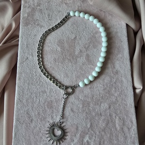 Colier din margele albe mate si lant din otel inoxidabil., Bijuterii, Coliere, Coliere din margele, Confectionarea bijuteriilor, ARTYNOS