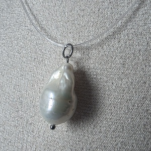 Colier cu fir transparent și perlă barocă - bijuterii - coliere - coliere din mărgele - Artynos.ro