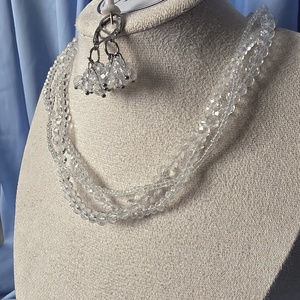 Colier din margele trasparente - bijuterii - coliere - coliere din mărgele - Artynos.ro