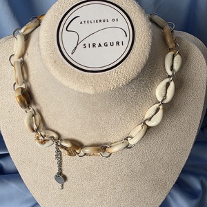 Colier de vara cu scoici din acril - bijuterii - coliere - coliere din mărgele - Artynos.ro