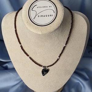 Colier din mărgele maro și pandantiv inimă din oțel inoxidabil - bijuterii - coliere - coliere din mărgele - Artynos.ro