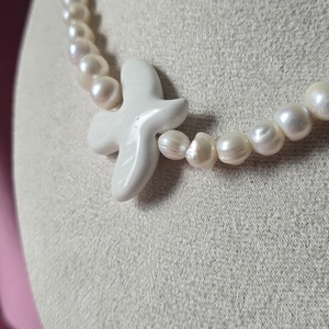 Colier de perle de cultură și pandantiv țurturică din ceramică - bijuterii - coliere - coliere cu pandative - Artynos.ro