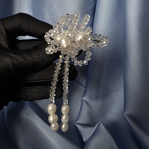 Brosa mărțișor cu perle de cultură  - bijuterii - mărțișor - Artynos.ro