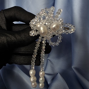 Brosa martisor cu perle de cultura , Bijuterii, Martisor, Confectionarea bijuteriilor, ARTYNOS