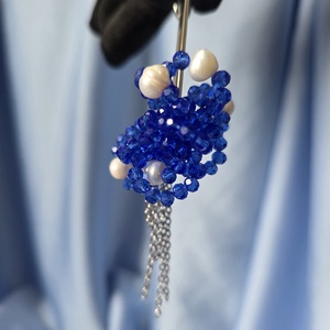 Brosa mărțișor  cu perle de cultura si margele fațetate  - bijuterii - mărțișor - Artynos.ro