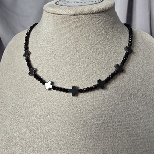 Colier din margele fatetate si hematit - Artynos.ro