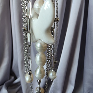 Brosa mărțișor din oțel inoxidabil și perle de cultură - bijuterii - mărțișor - Artynos.ro