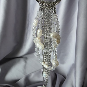 Breloc din oțel inoxidabil  si margele transparente și perle de cultura - genți și portofele - accesorii genți - breloc - Artynos.ro