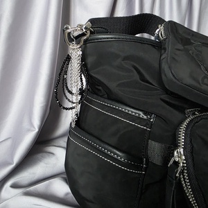 Breloc din oțel inoxidabil  si margele negre - genți și portofele - accesorii genți - breloc - Artynos.ro