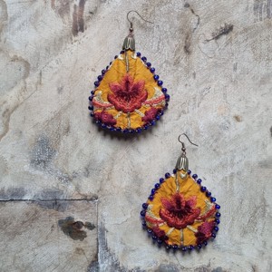 Cercei brodati cu toamna suculenta - Artynos.ro