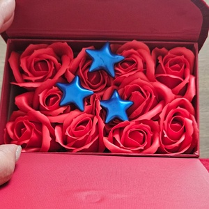 Aranjament Trandafiri de Sapun - casă & stil de viață - decorațiuni de casă - accesorii florale - cutii cu flori - Artynos.ro