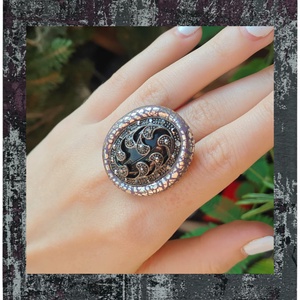 Inel Statement Dark Fantasy cu Onix - Decoratiune Metalica Vintage Reciclata - Bijuterie Witchy Handmade Dark Halloween - bijuterii - inele - inele cu pietre semiprețioase - Artynos.ro