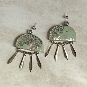 Cercei Statement Olive - Decoratiuni Geometrice Metalice Vintage Reciclate - Witchy Fantezie - bijuterii - cercei - cercei lungi - Artynos.ro