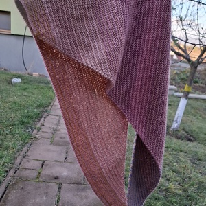 Sal tricotat triunghilular cu dungi - îmbrăcăminte și modă - eșarfe, pălării, fularuri - șaluri - Artynos.ro