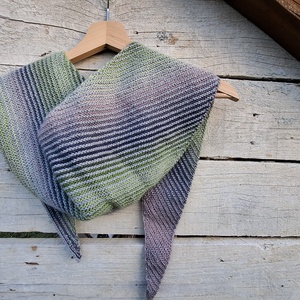 Sal triunghiular tricotat in dungi, Imbracaminte si moda, Esarfe, palarii, fularuri, Sal, esarfa de cap, Altele, ARTYNOS