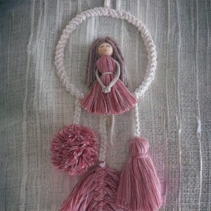 Decorațiuni de perete Macrame cu frunze și pompom - decorațiuni pentru copii pe cerc, shake de căpșuni / ecru -  - Artynos.ro