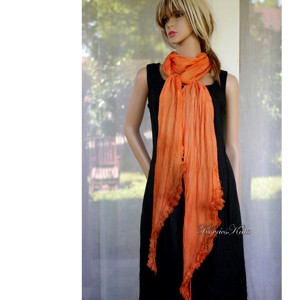 SIROM SCARL / portocaliu - batik, eșarfă extra-lungă cu volane - îmbrăcăminte și modă - eșarfe, pălării, fularuri - eșarfe - Artynos.ro