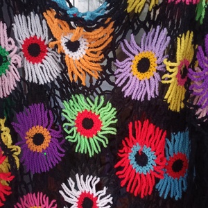 Șalul bunicii - îmbrăcăminte și modă - haine damă - poncho - Artynos.ro