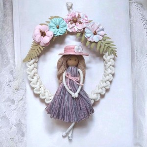 Decorațiuni de perete Macrame cu păpușă cu pălărie și flori din hârtie lucrate manual -  - Artynos.ro