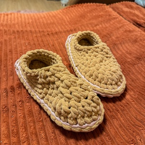 Papuci de casă - îmbrăcăminte și modă - pantofi, papuci, șosete - papuci de casă  - Artynos.ro