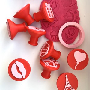 Set de ștampile și forme de tăiat pentru prăjituri de Sfântul Valentin � imprimate 3D -  - Artynos.ro