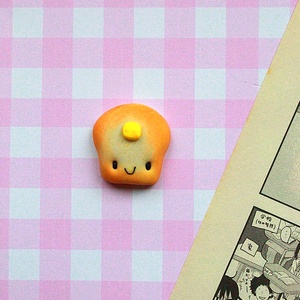 Insigna Toast - bijuterii - mărțișor - Artynos.ro