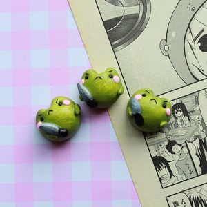 Insigna Broscuta nervoasa  - bijuterii - broșe - Artynos.ro