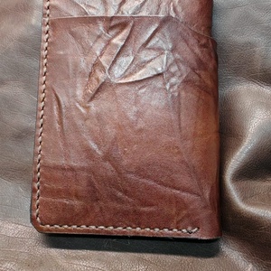 Portofel din piele naturala ,lucrat in totalitate manual(taiatpielea,cusut ,finisat) - genți și portofele - portofele, huse, suporturi - portofele - portofel bărbați - Artynos.ro