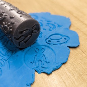 Cilindru de modelare cu tematică spațială � Pentru modelarea plastilinei și a produselor de patiserie � Imprimat 3D -  - Artynos.ro